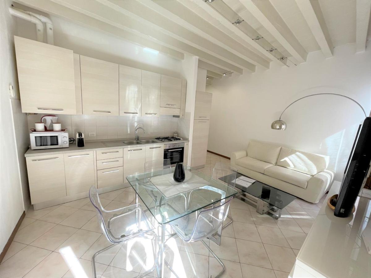 Desenzanoloft Le Petit Bijou - Restyling 2025 - Downtown Ντεζεντσάνο ντελ Γκάρντα Εξωτερικό φωτογραφία